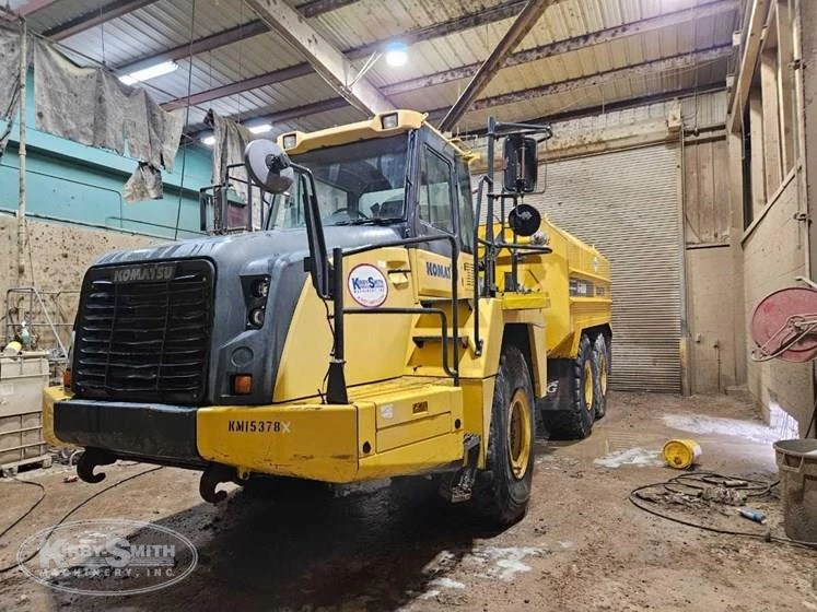 Front of used Komatsu Water Truck